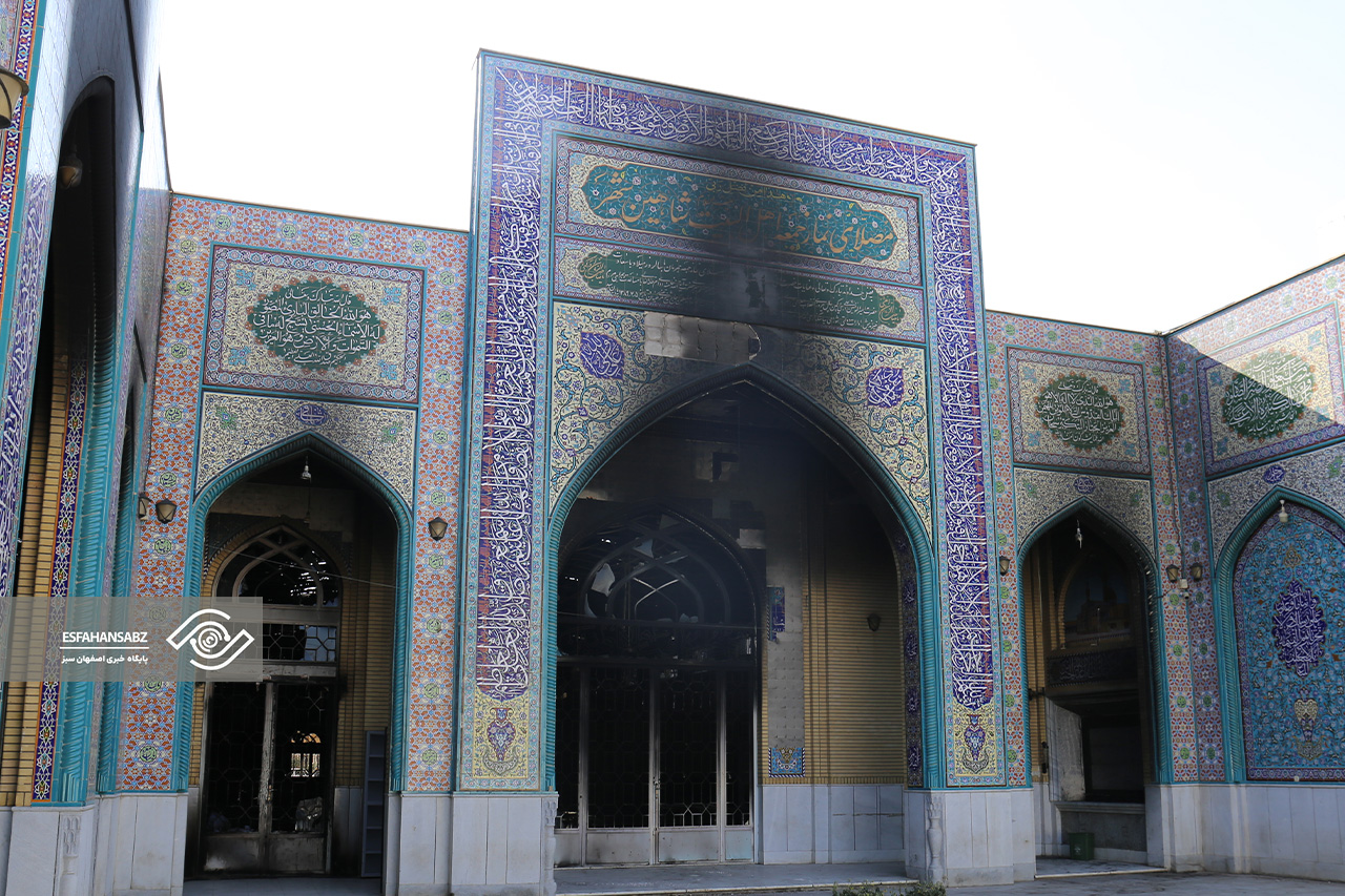تصاویر آتش اغتشاشگران که به جان اموال عمومی مردم شاهین‌شهر افتاد