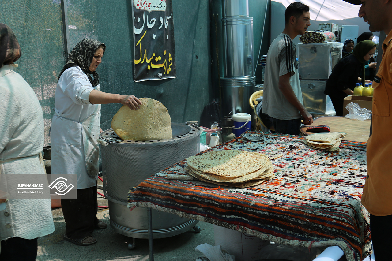 گزارش تصویری از نخستین جشنواره سیب در کُمه؛ بابازرنگ در مسیر تبدیل شدن به مقصد گردشگری پادنا