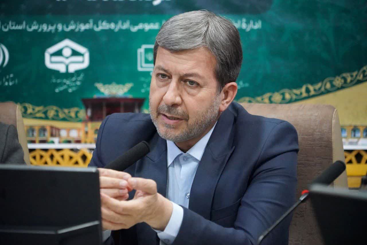 هشدار استاندار اصفهان درباره «بحران خاموش» آموزش مجازی؛ فرونشست و فرسودگی مدارس کیفیت آموزش را تهدید می‌کند