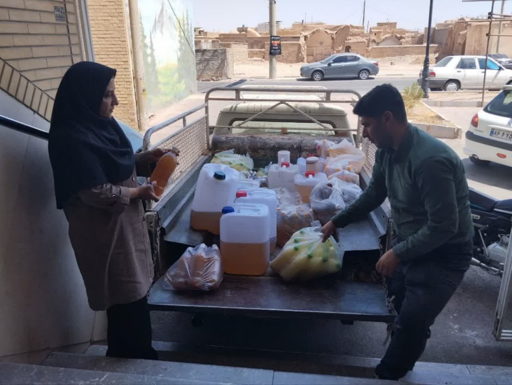 معدوم‌سازی بیش از ۷ تُن مواد غذایی ناسالم در کاشان؛ ۷۹ واحد متخلف به مراجع قضایی معرفی شدند