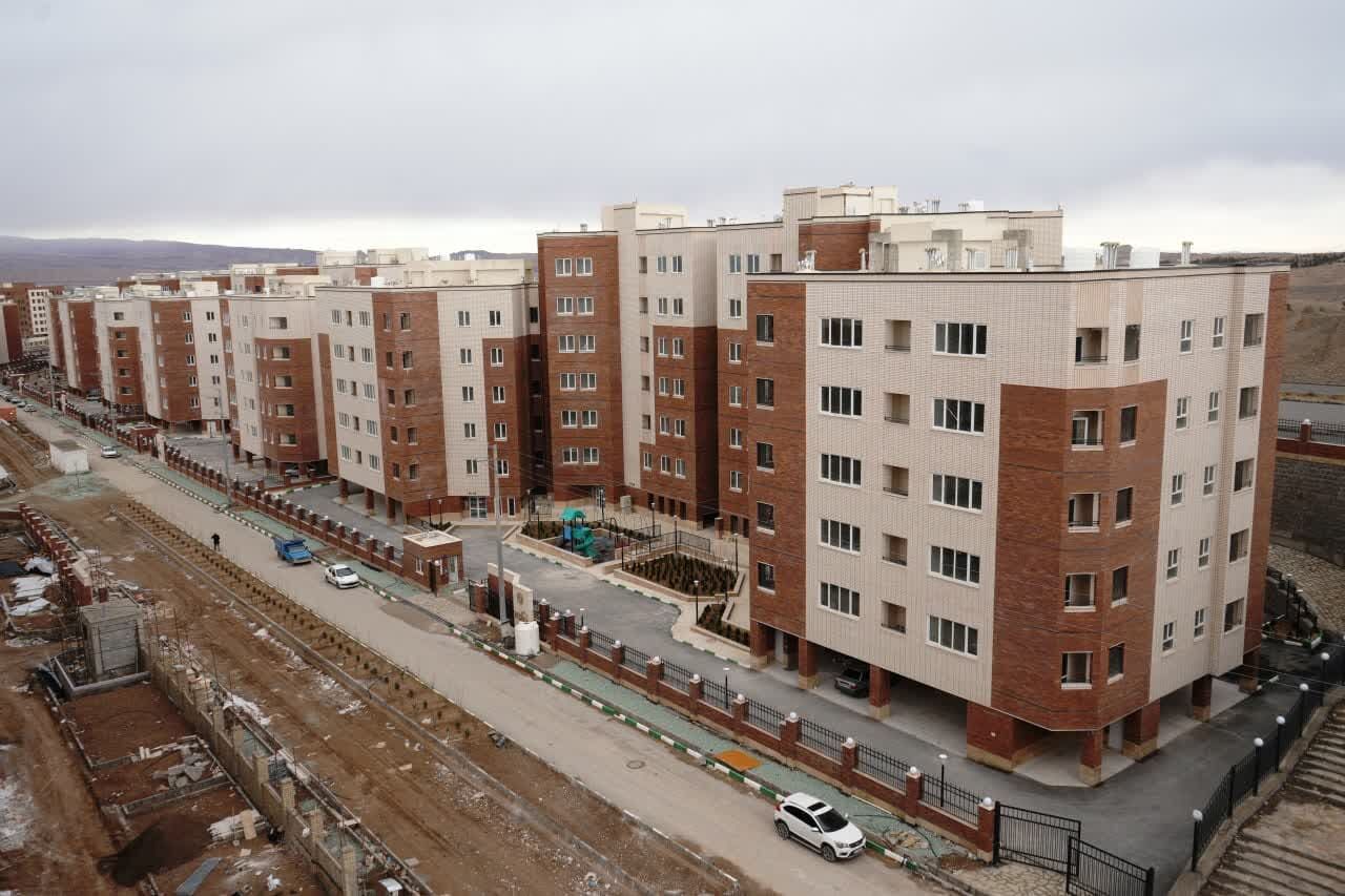 مسکن ملی تیران؛ از سود دوران مشارکت تا بحران فاضلاب، متقاضیان هنوز پاسخ روشنی ندارند