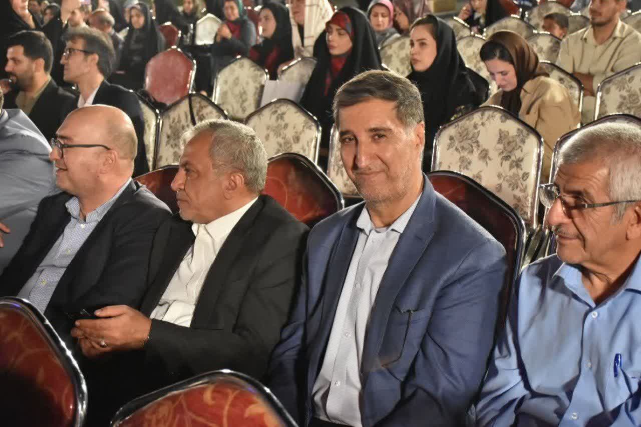 صندلی‌های خالی چهل‌ستون؛ روایتی تلخ از بی‌مهری به اصحاب رسانه اصفهان+تصاویر