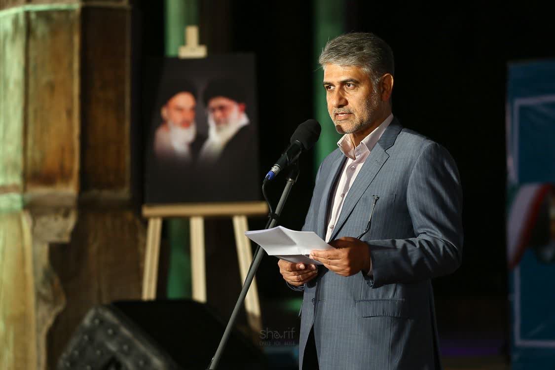 خبرنگار فقط به تقدیر یک‌روزه نیاز ندارد؛ امنیت شغلی و حمایت حرفه‌ای مطالبه اصلی رسانه‌هاست